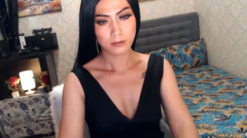 Snapshot of affairtoyourgoddesskhendra chatting on 02/19/25, 09:25 Dominant Goddess Contessa online show from 02/19/25, 09:25