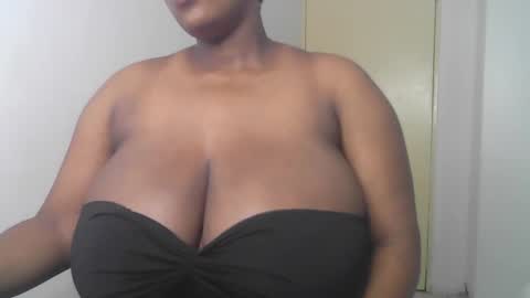 ONLYFAN-Africanbusty online show from 12/14/24, 03:36
