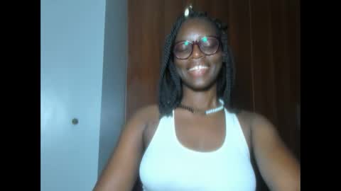 Snapshot of afro_pop chatting on 01/11/25, 01:48 Leah online show from 01/11/25, 01:48