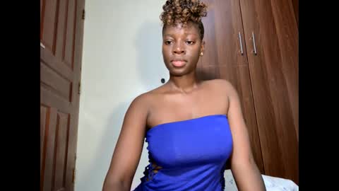 Snapshot of afro_pop chatting on 09/19/25, 02:02 Leah online show from 09/19/25, 02:02