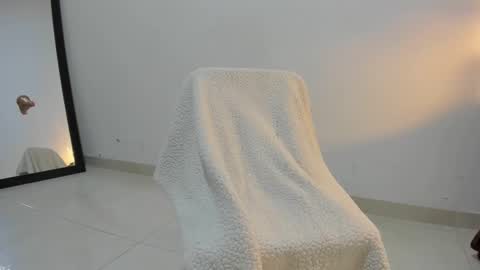 Snapshot of afrodita3123 chatting on 03/06/25, 04:07 Lorena online show from 03/06/25, 04:07