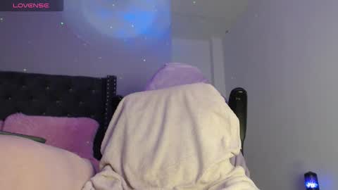 Snapshot of afrodita_rouxe chatting on 10/11/25, 02:00 Afrodita online show from 10/11/25, 02:00