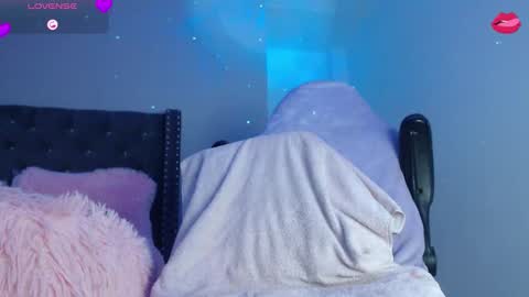 Snapshot of afrodita_rouxe chatting on 10/18/25, 11:38 Afrodita online show from 10/18/25, 11:38