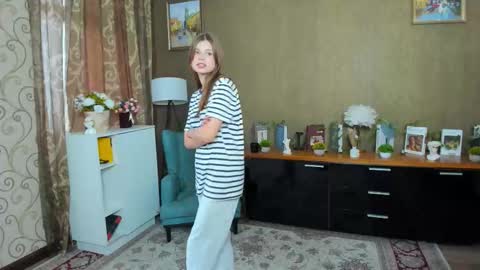 Snapshot of afterrr_tremble chatting on 10/07/25, 07:16 Hi Im Alison Welcome to my room online show from 10/07/25, 07:16