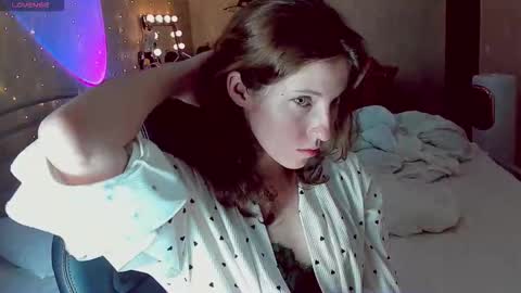 Snapshot of agata_in_wonderland chatting on 09/09/25, 04:17 agata_in_wonderland online show from 09/09/25, 04:17
