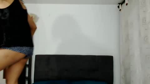 Snapshot of agatasexx chatting on 02/17/25, 06:26 johana online show from 02/17/25, 06:26