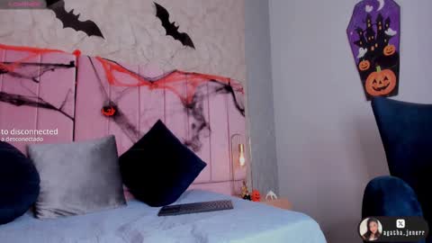 agatha_jener online show from 10/11/25, 11:42