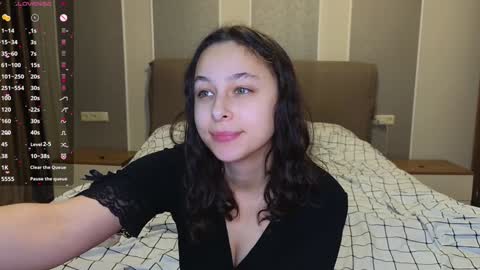 Snapshot of agatha_lynn chatting on 12/22/24, 01:00 hi Im Agatha nice to meet you online show from 12/22/24, 01:00