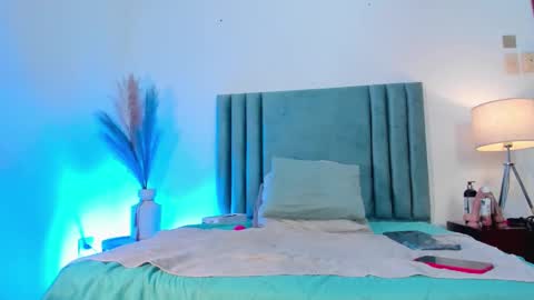 Agathaa white online show from 02/24/25, 02:48