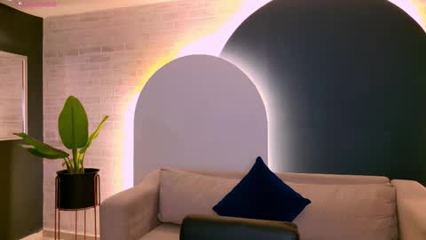 Agatha online show from 11/11/25, 07:14