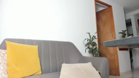 Sara Mesa online show from 10/25/25, 04:42