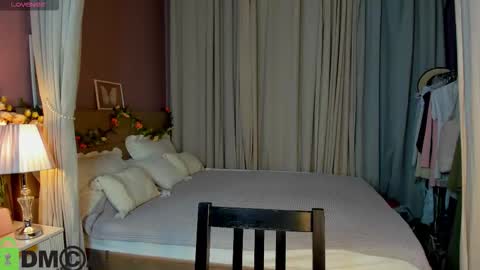 agnes wells online show from 11/02/25, 09:22