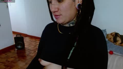 Snapshot of agness_6 chatting on 10/14/25, 05:25 Agness online show from 10/14/25, 05:25