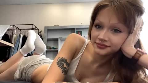 Lola online show from 10/04/25, 12:47