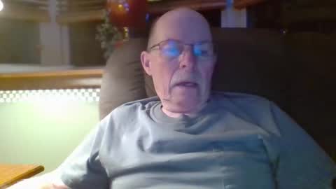 aguynrkfrd online show from 10/15/25, 08:58