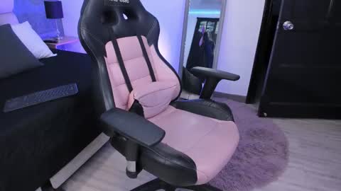 Ahmara  online show from 10/24/25, 11:39