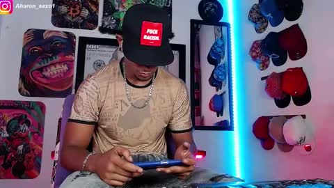 Snapshot of aharon_sexo1 chatting on 01/01/25, 02:30 Aharon Zamora online show from 01/01/25, 02:30