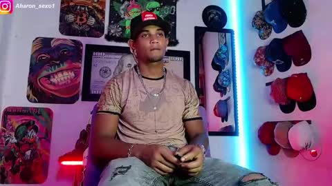 Snapshot of aharon_sexo1 chatting on 01/01/25, 06:47 Aharon Zamora online show from 01/01/25, 06:47