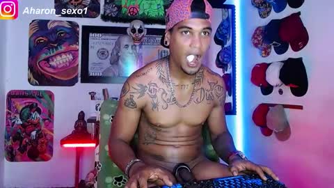 Snapshot of aharon_sexo1 chatting on 01/07/25, 08:45 Aharon Zamora online show from 01/07/25, 08:45