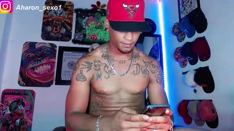 Snapshot of aharon_sexo1 chatting on 01/12/25, 10:56 Aharon Zamora online show from 01/12/25, 10:56