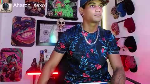 Snapshot of aharon_sexo1 chatting on 01/21/25, 01:11 Aharon Zamora online show from 01/21/25, 01:11