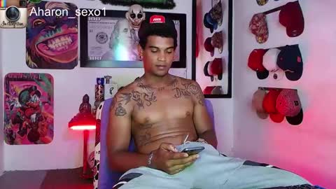 Snapshot of aharon_sexo1 chatting on 01/27/25, 02:10 Aharon Zamora online show from 01/27/25, 02:10