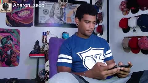Snapshot of aharon_sexo1 chatting on 01/28/25, 07:00 Aharon Zamora online show from 01/28/25, 07:00