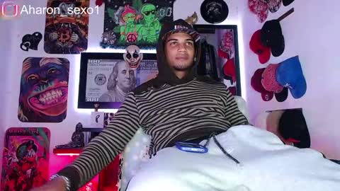 Snapshot of aharon_sexo1 chatting on 02/23/25, 06:39 Aharon Zamora online show from 02/23/25, 06:39