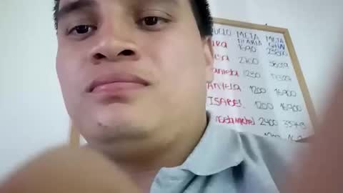 Snapshot of ahntony__69 chatting on 10/16/25, 09:05 ahntony  69 online show from 10/16/25, 09:05