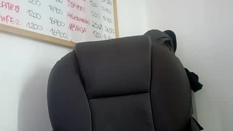 Snapshot of ahntony__69 chatting on 10/27/25, 07:56 ahntony  69 online show from 10/27/25, 07:56