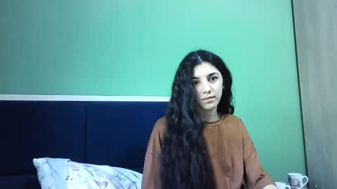 Snapshot of ahotkitty18 chatting on 12/19/24, 08:23 Selena online show from 12/19/24, 08:23