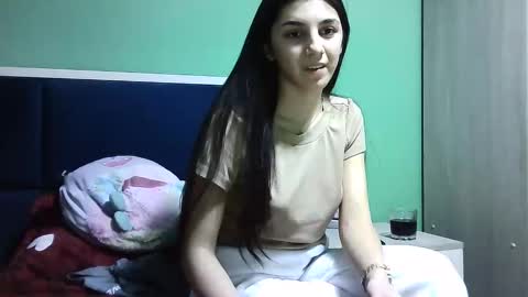 Snapshot of ahotkitty18 chatting on 12/24/24, 03:47 Selena online show from 12/24/24, 03:47