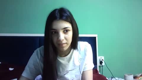 Snapshot of ahotkitty18 chatting on 12/28/24, 07:55 Selena online show from 12/28/24, 07:55
