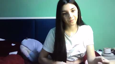 Snapshot of ahotkitty18 chatting on 12/28/24, 10:58 Selena online show from 12/28/24, 10:58
