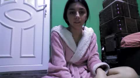 Snapshot of ahotkitty18 chatting on 12/28/24, 05:35 Selena online show from 12/28/24, 05:35