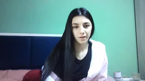 Snapshot of ahotkitty18 chatting on 12/30/24, 07:59 Selena online show from 12/30/24, 07:59