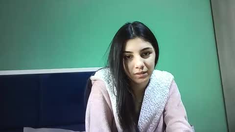 Snapshot of ahotkitty18 chatting on 01/06/25, 08:57 Selena online show from 01/06/25, 08:57