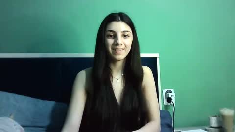 Snapshot of ahotkitty18 chatting on 01/10/25, 03:48 Selena online show from 01/10/25, 03:48