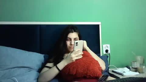 Snapshot of ahotkitty18 chatting on 01/10/25, 06:49 Selena online show from 01/10/25, 06:49