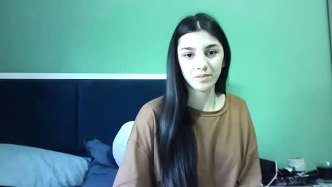 Snapshot of ahotkitty18 chatting on 01/13/25, 11:41 Selena online show from 01/13/25, 11:41