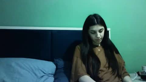 Snapshot of ahotkitty18 chatting on 01/13/25, 02:42 Selena online show from 01/13/25, 02:42