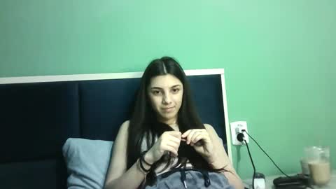 Snapshot of ahotkitty18 chatting on 03/01/25, 03:27 Selena online show from 03/01/25, 03:27