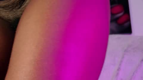 Snapshot of aidaadams chatting on 10/05/25, 04:38 Aida online show from 10/05/25, 04:38