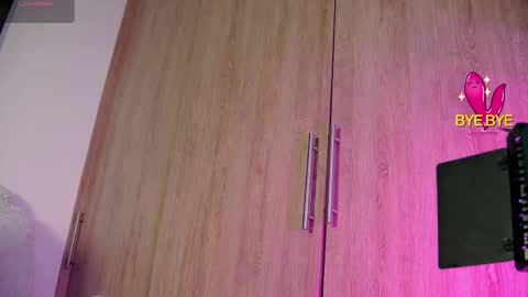 Snapshot of aidaadams chatting on 10/19/25, 10:49 Aida online show from 10/19/25, 10:49