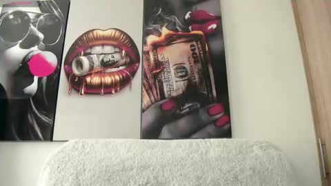 Snapshot of aidaadams chatting on 10/23/25, 08:18 Aida online show from 10/23/25, 08:18