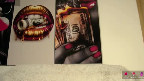 Snapshot of aidaadams chatting on 10/25/25, 08:55 Aida online show from 10/25/25, 08:55