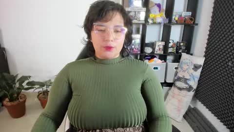 Snapshot of aikadreams chatting on 02/23/25, 12:48 Catalina online show from 02/23/25, 12:48