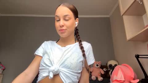 Snapshot of aikostrathman chatting on 09/20/25, 06:47 Katie online show from 09/20/25, 06:47
