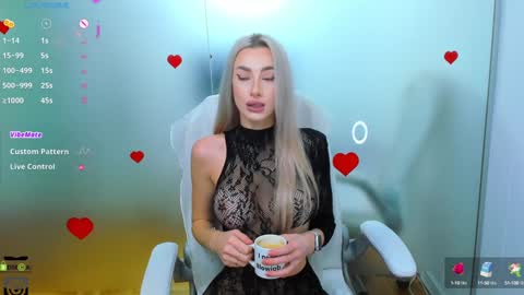 Allie  online show from 10/15/25, 07:19