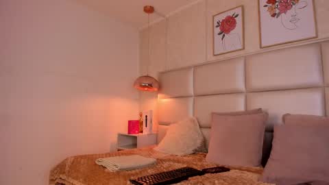 Aily Yozuko online show from 09/20/25, 03:29